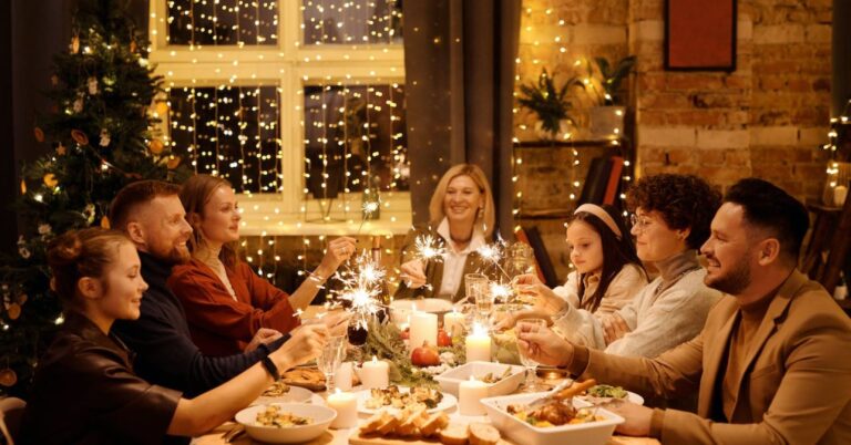 4 Steps to Avoid Drama at the Dinner Table During Holidays