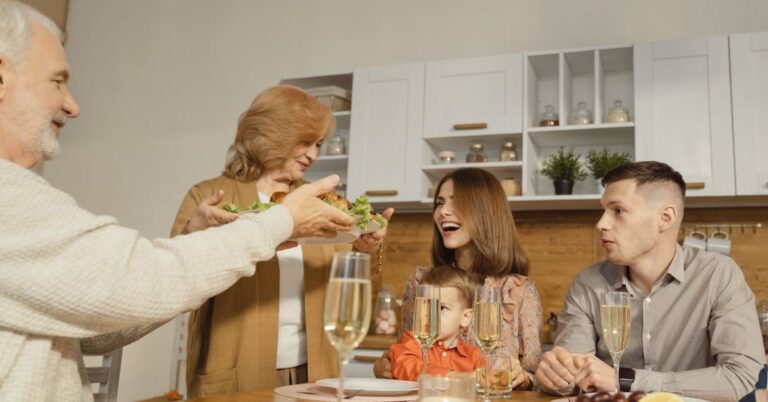 4 Tips to Get Through Difficult Family Meals
